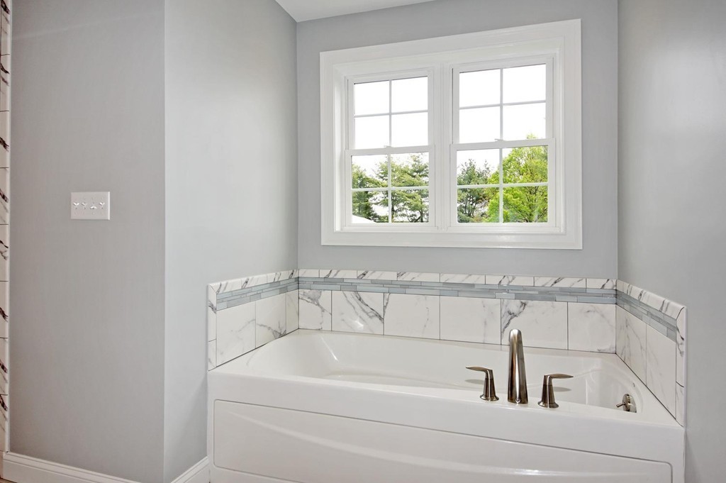 33 Cutter Hill Road, Unit 33 Arlington, MA 02474 - Photo 11 of 25 Gallery Image 11