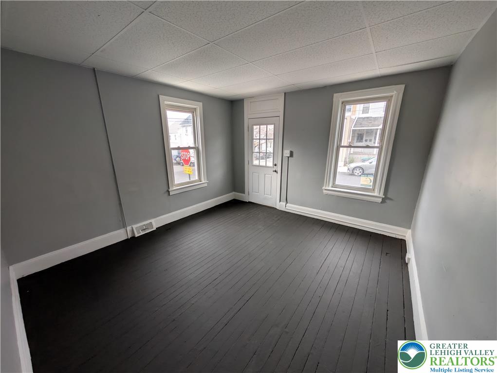 702 East 5th Street Bethlehem, PA 18015 - Photo 3 of 13 Living room