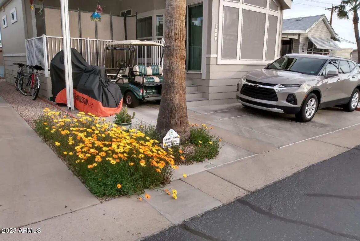 1358 Kiowa Circle, Unit 358 Apache Junction, AZ 85119 - Photo 37 of 37 a front view of a house