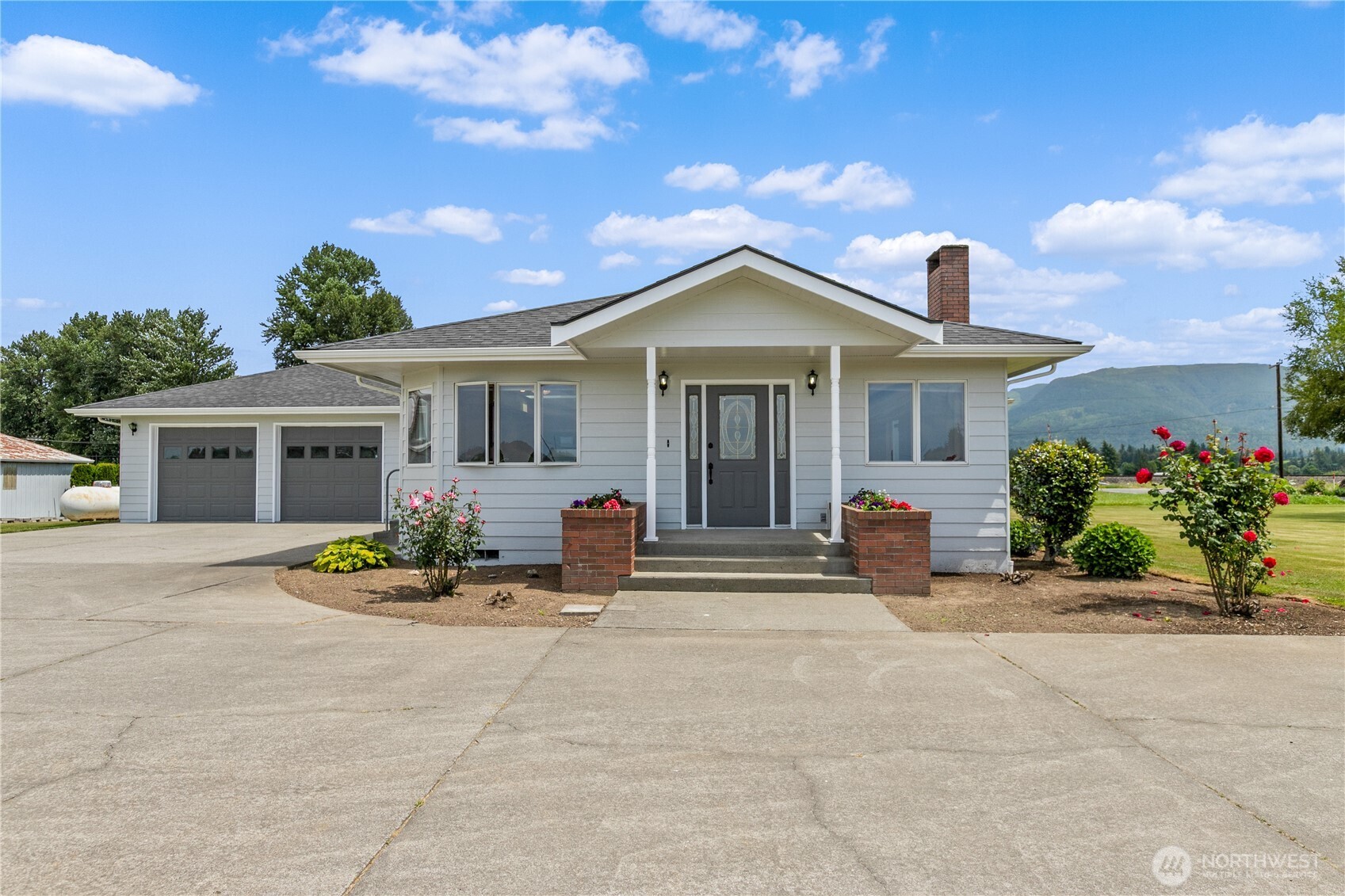 3084 Lindsay Road Everson, WA 98247 - Photo 4 of 36