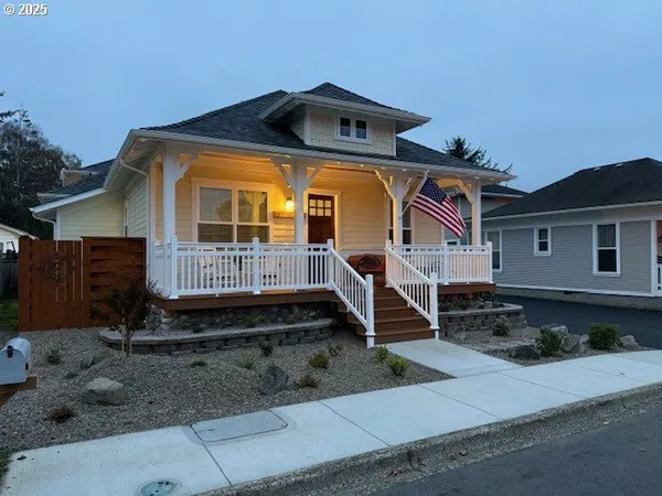 $1,599,000 | 290 Harbor Street, Florence, OR 97439