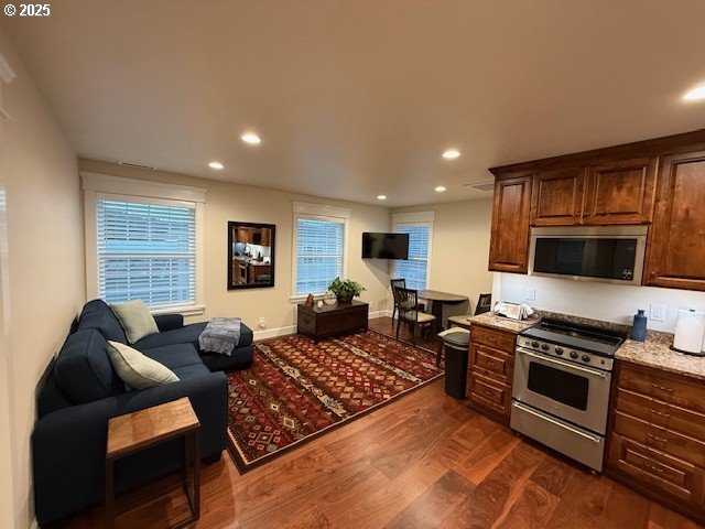 290 Harbor Street Florence, OR 97439 - Photo 9 of 17 Accessory Dwelling Unit