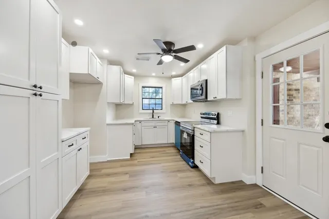 $1,795 | 1201 East Alamo Street, Brenham, TX 77833