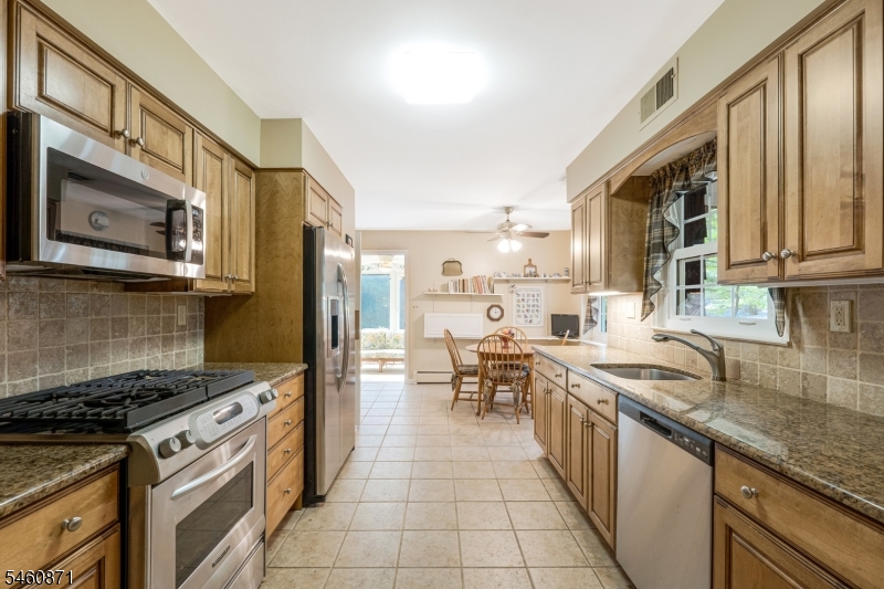 961 Sunset Ridge Bridgewater, NJ 08807 - Photo 8 of 31 Gallery Image 8