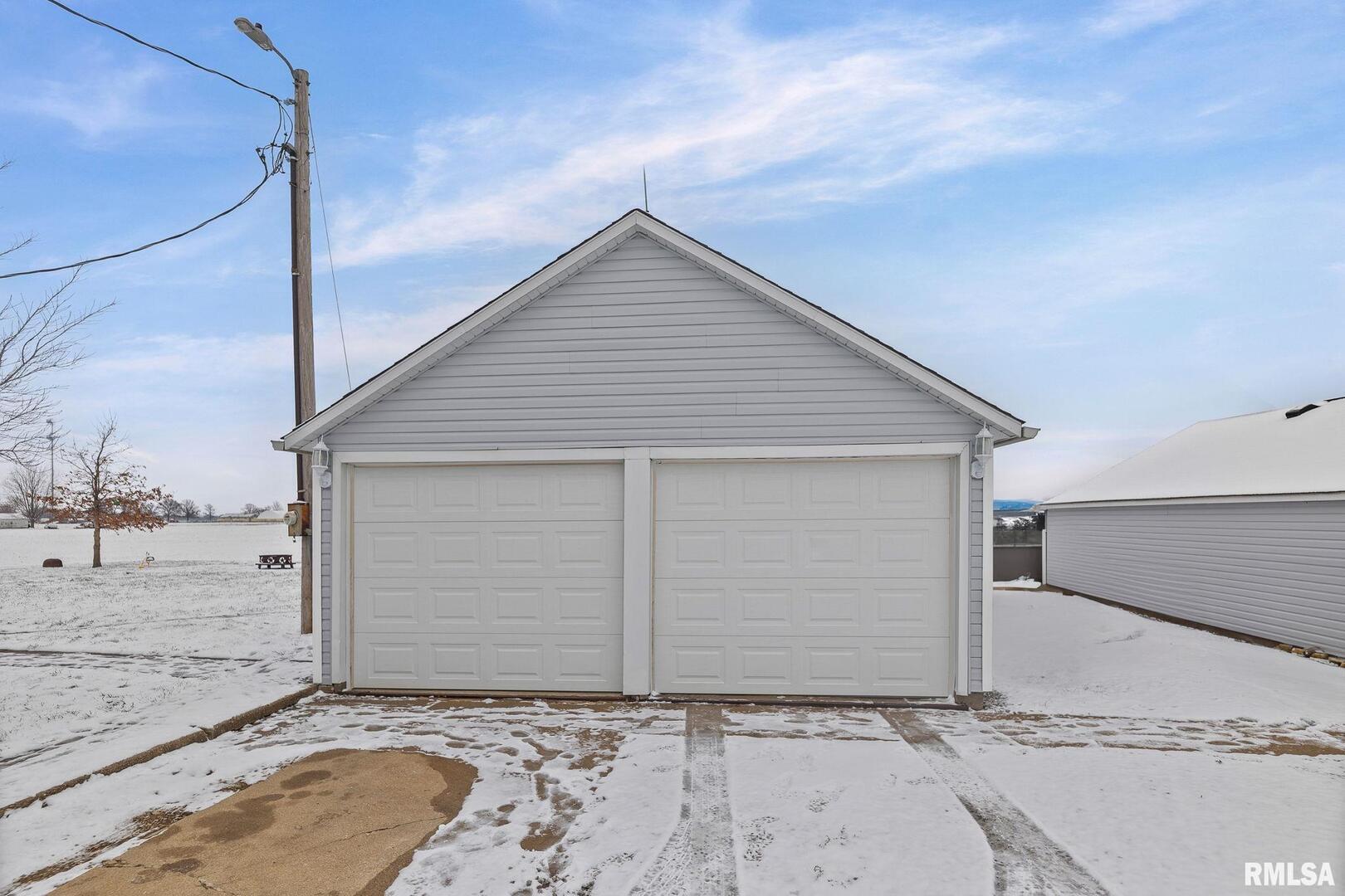 7302 Hoffman Road Centralia, IL 62801 - Photo 4 of 39 a view of house with garage