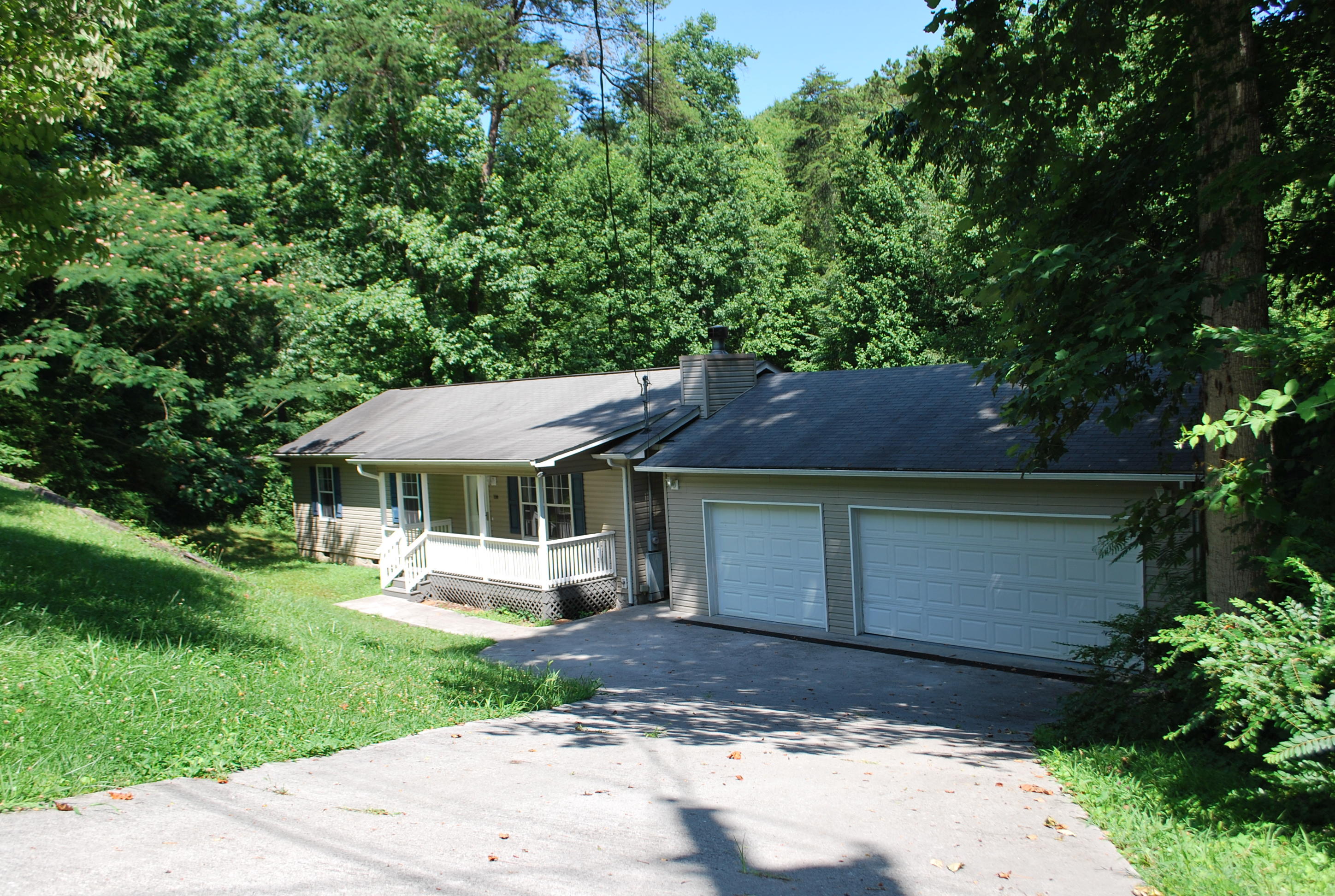 114 White Loop Road Clinton, TN 37716 - Photo 1 of 19 DSC_0047