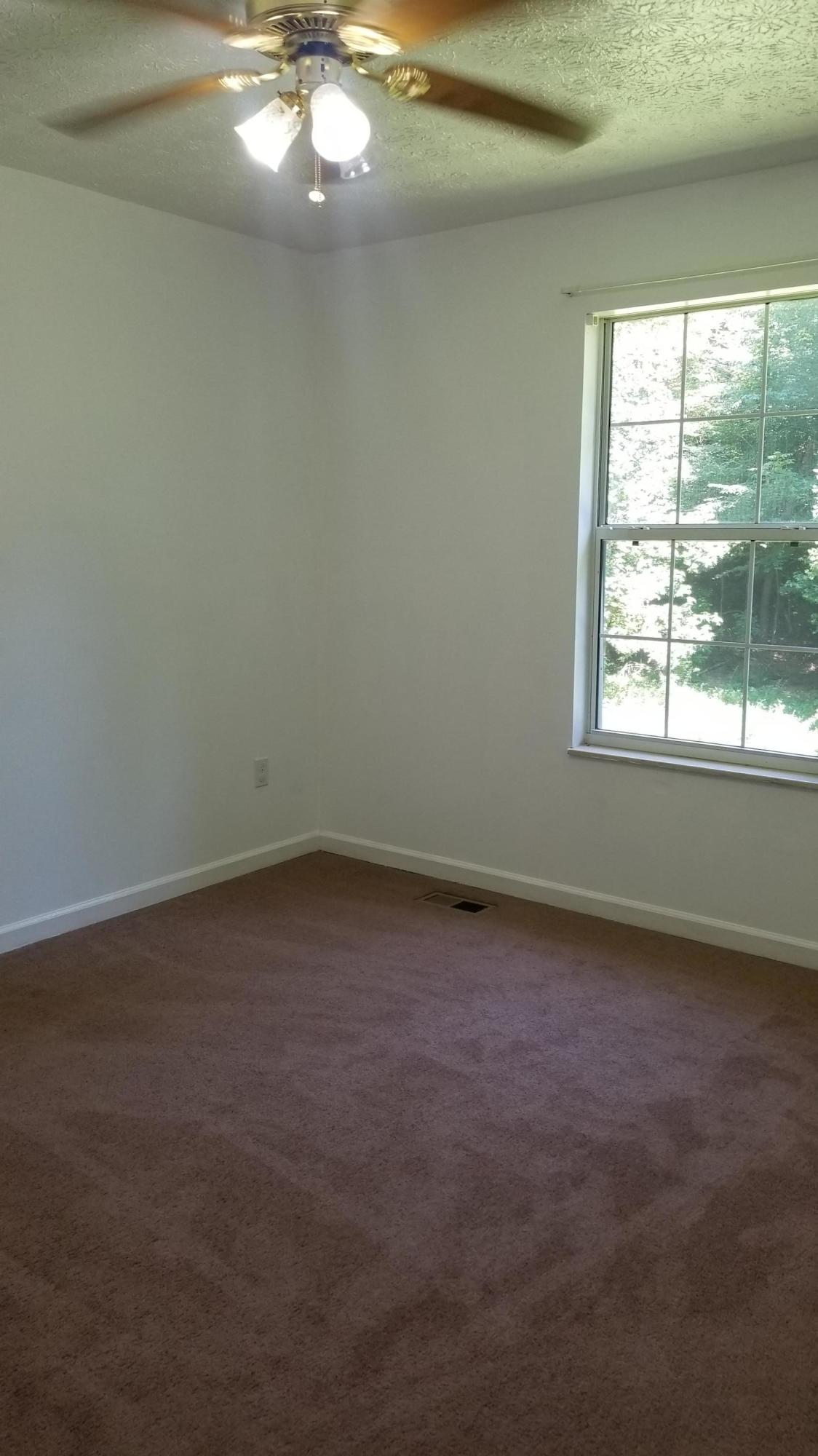 114 White Loop Road Clinton, TN 37716 - Photo 9 of 19 Bedroom #3