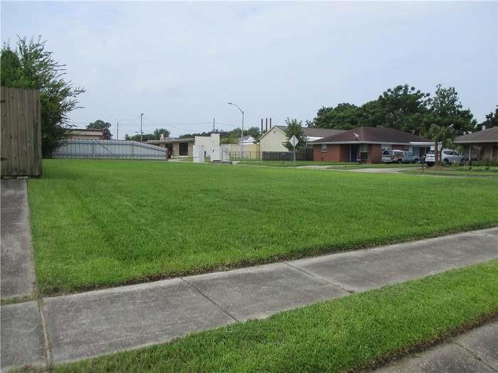 2007 Congressman Hebert Drive Chalmette, LA 70043 - Photo 2 of 2