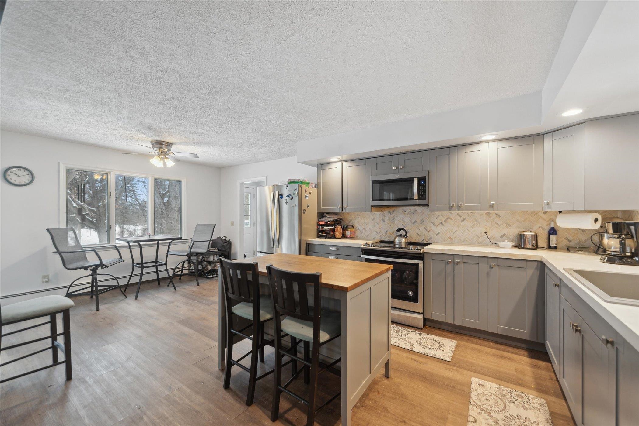 13907 Upton Road Bath, MI 48808 - Photo 4 of 45