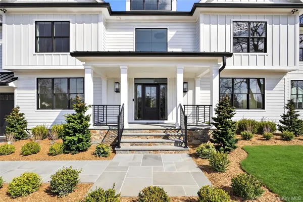 $3,195,000 | 43 Hilltop Lane, Thornwood, NY 10594