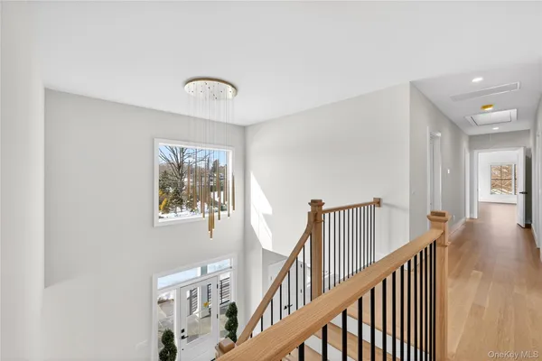 $3,195,000 | 43 Hilltop Lane, Thornwood, NY 10594