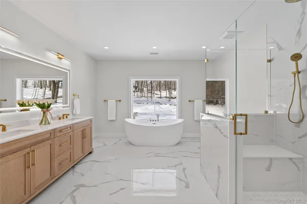 $3,195,000 | 43 Hilltop Lane, Thornwood, NY 10594