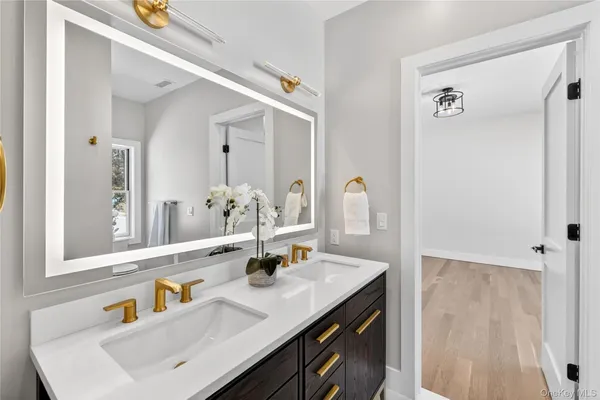 $3,195,000 | 43 Hilltop Lane, Thornwood, NY 10594