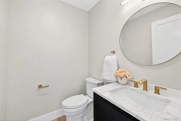 $3,195,000 | 43 Hilltop Lane, Thornwood, NY 10594