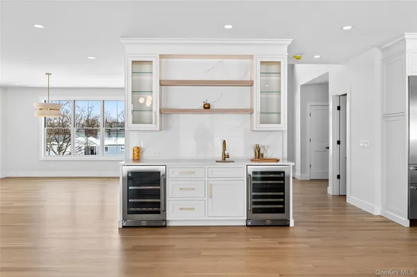 $3,195,000 | 43 Hilltop Lane, Thornwood, NY 10594