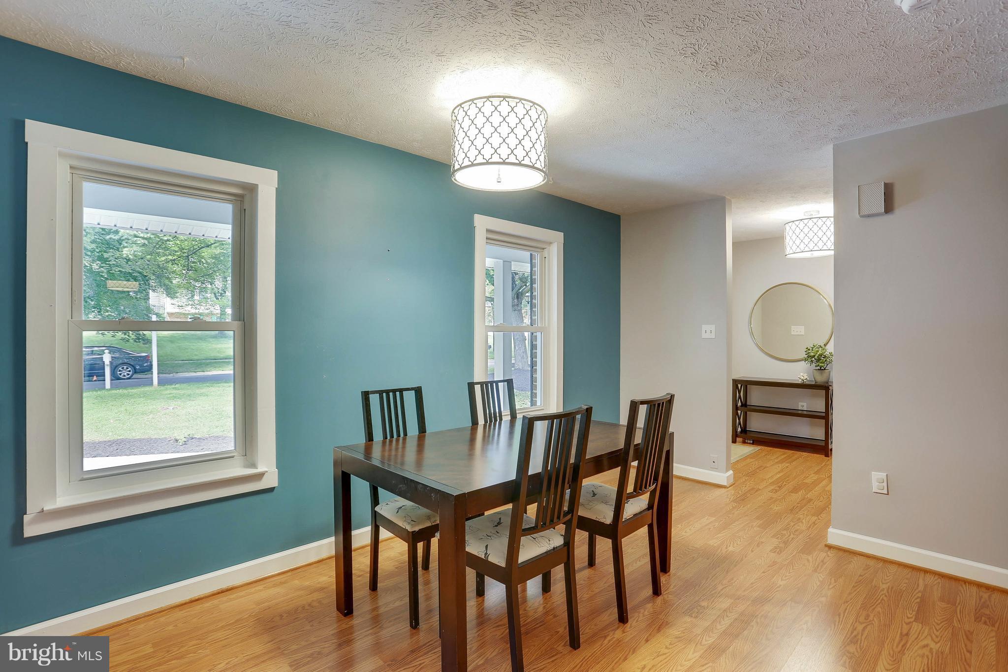12116 Pueblo Road Gaithersburg, MD 20878 - Photo 3 of 30 Light filled Dining Room