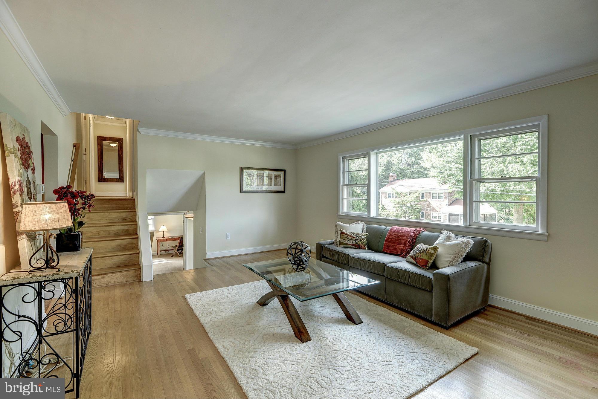 5924 5th Road North Arlington, VA 22203 - Photo 12 of 29 Living Room