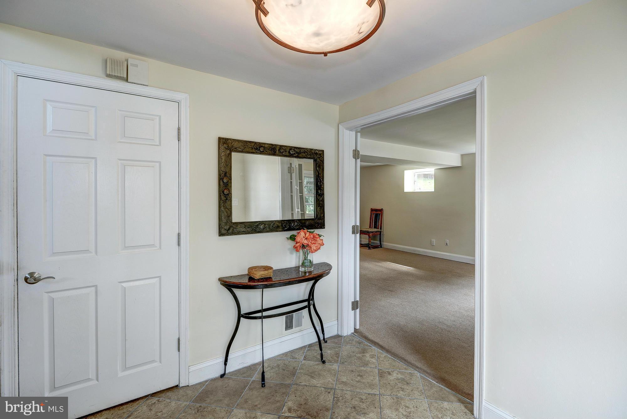 5924 5th Road North Arlington, VA 22203 - Photo 3 of 29 Interior (General)