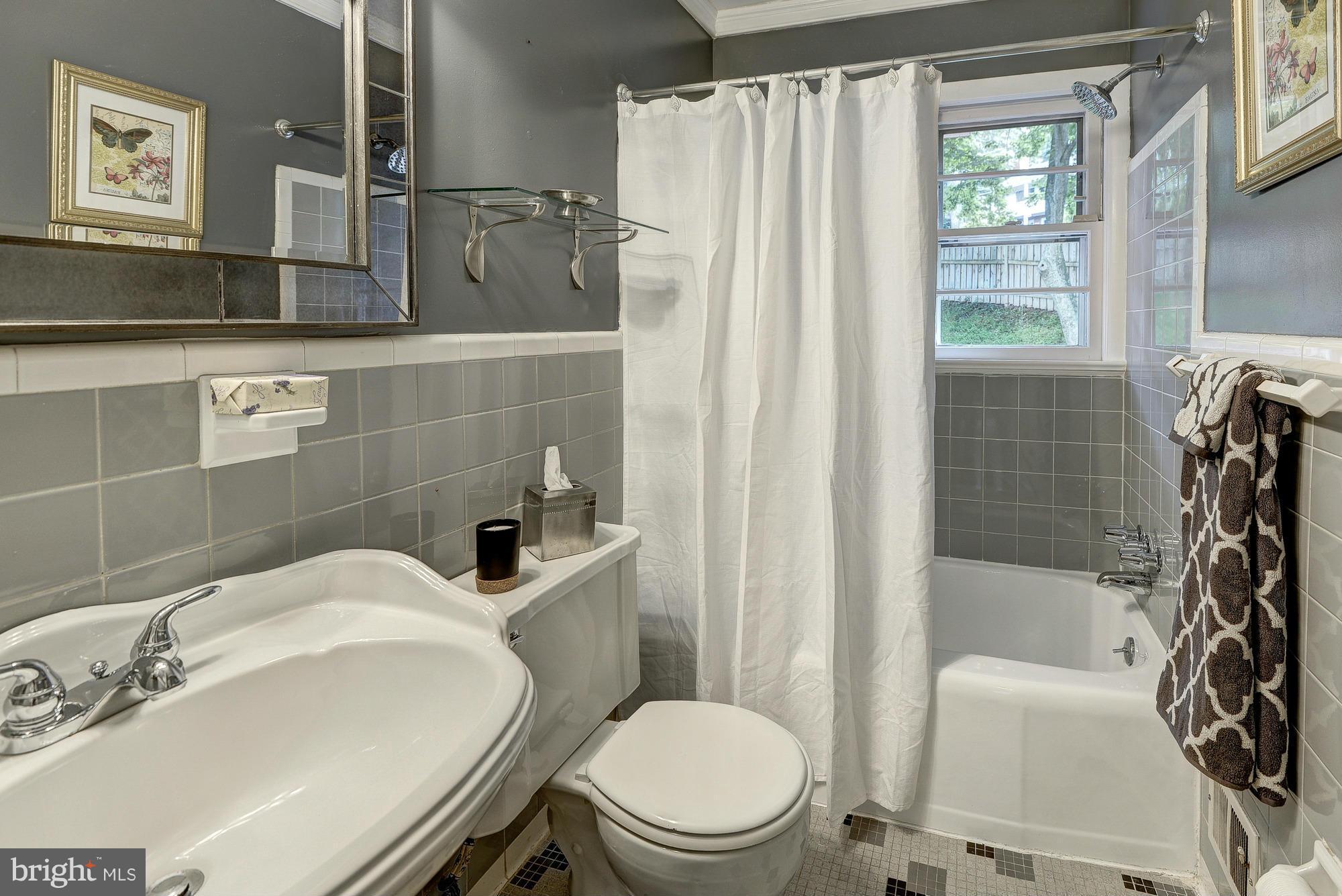 5924 5th Road North Arlington, VA 22203 - Photo 21 of 29 Bath