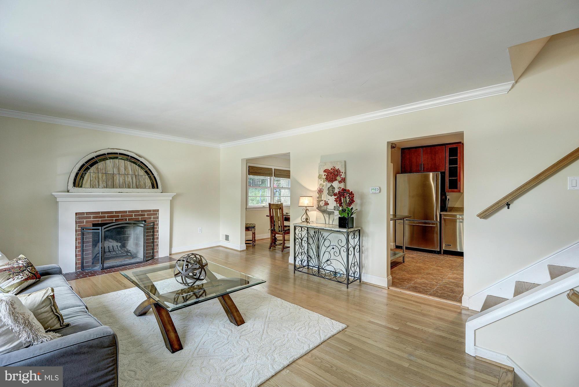 5924 5th Road North Arlington, VA 22203 - Photo 9 of 29 Living Room