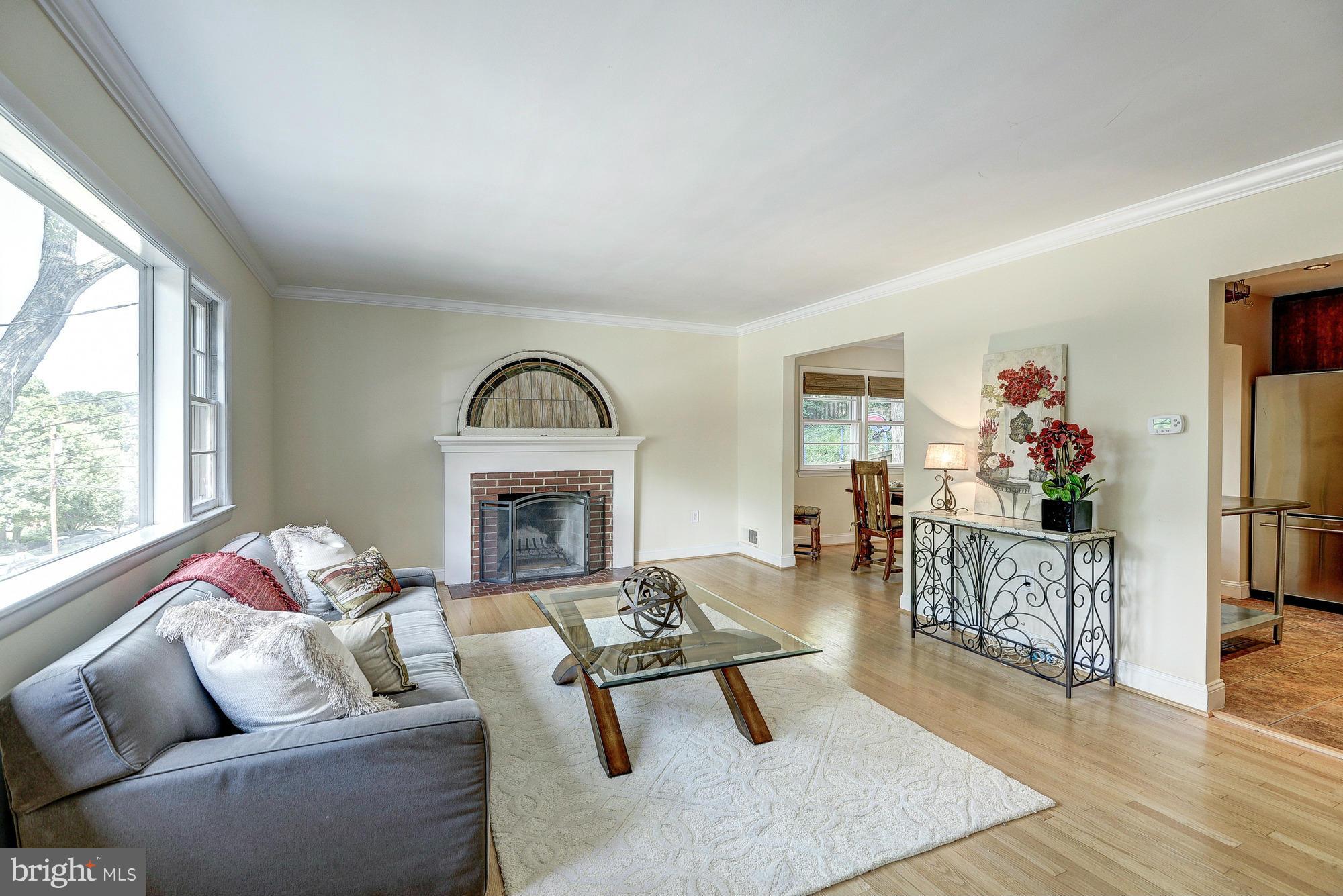 5924 5th Road North Arlington, VA 22203 - Photo 10 of 29 Living Room