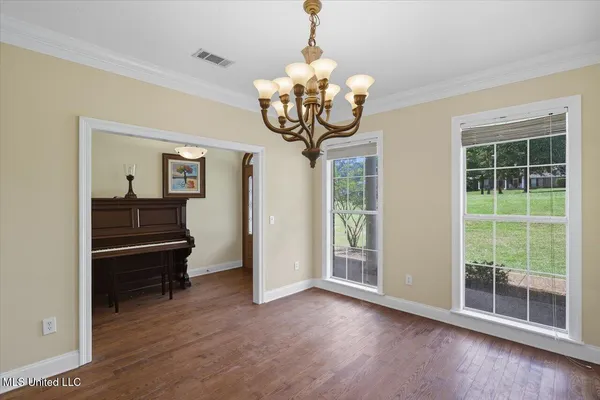 $374,900 | 257 Post Oak Lane, Richland, MS 39218