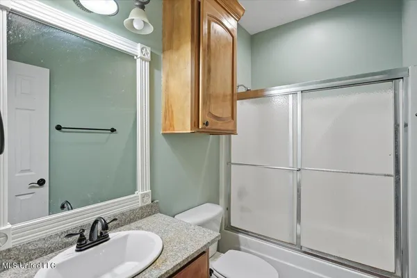 $374,900 | 257 Post Oak Lane, Richland, MS 39218