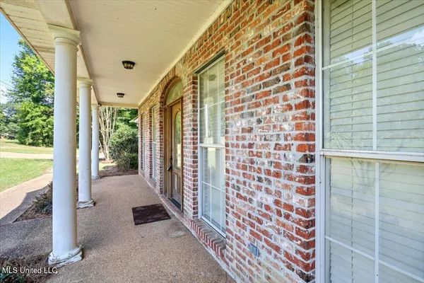 $374,900 | 257 Post Oak Lane, Richland, MS 39218
