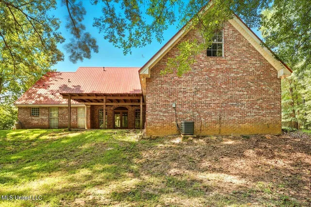 $389,900 | 257 Post Oak Lane, Richland, MS 39218