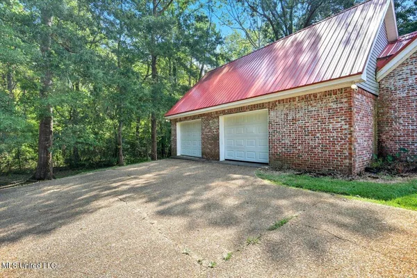 $374,900 | 257 Post Oak Lane, Richland, MS 39218