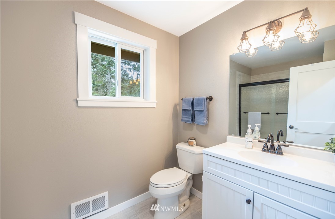 22823 Echo Lake Road Snohomish, WA 98296 - Photo 16 of 34 Gallery Image 16