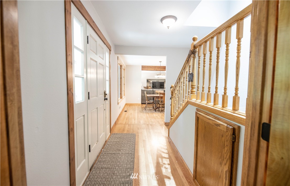 22823 Echo Lake Road Snohomish, WA 98296 - Photo 6 of 34 Gallery Image 6