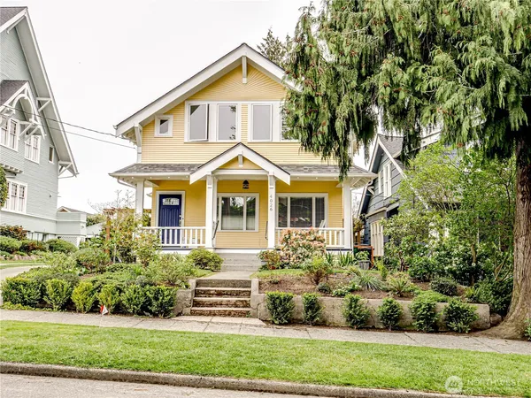 $1,850,000 | 4026 Burke Avenue North, Seattle, WA 98103