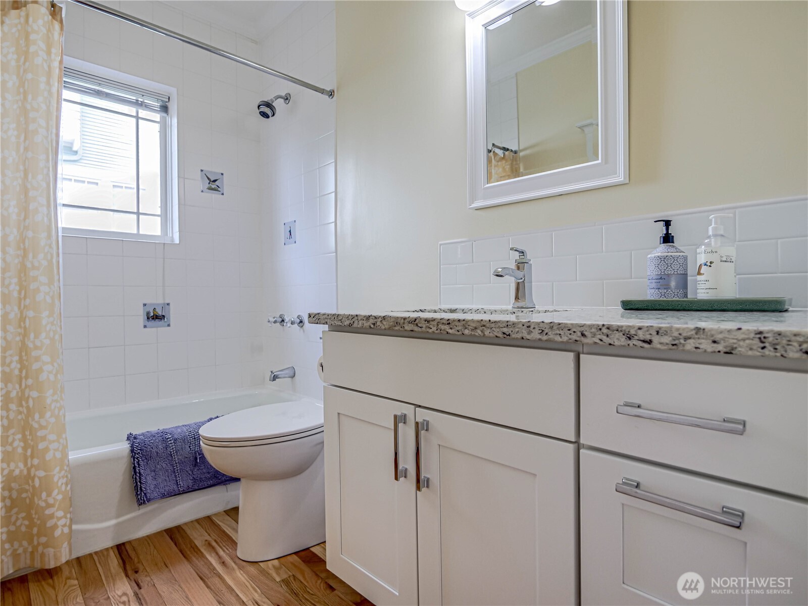 4026 Burke Avenue North Seattle, WA 98103 - Photo 14 of 40
