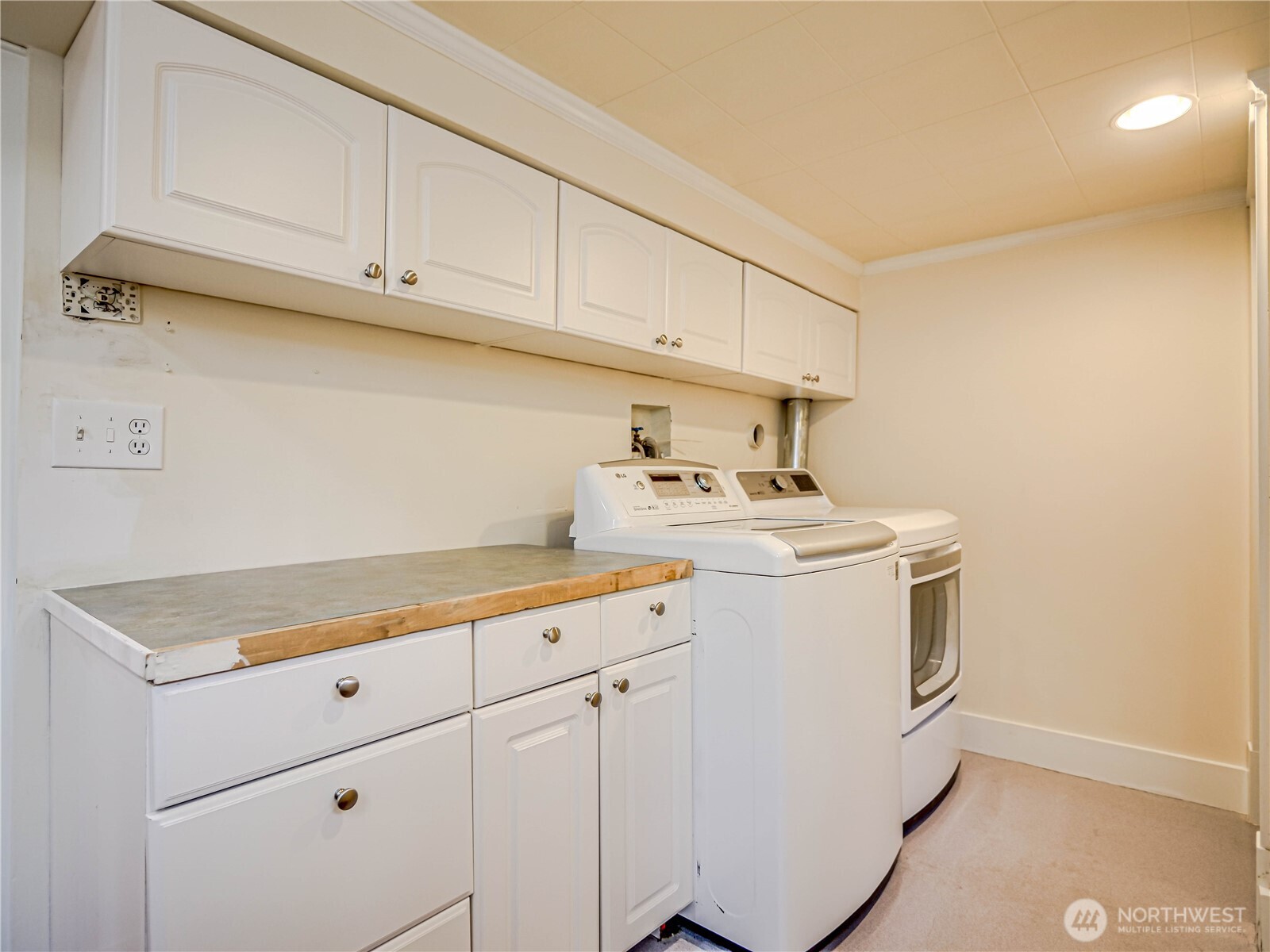 4026 Burke Avenue North Seattle, WA 98103 - Photo 25 of 40