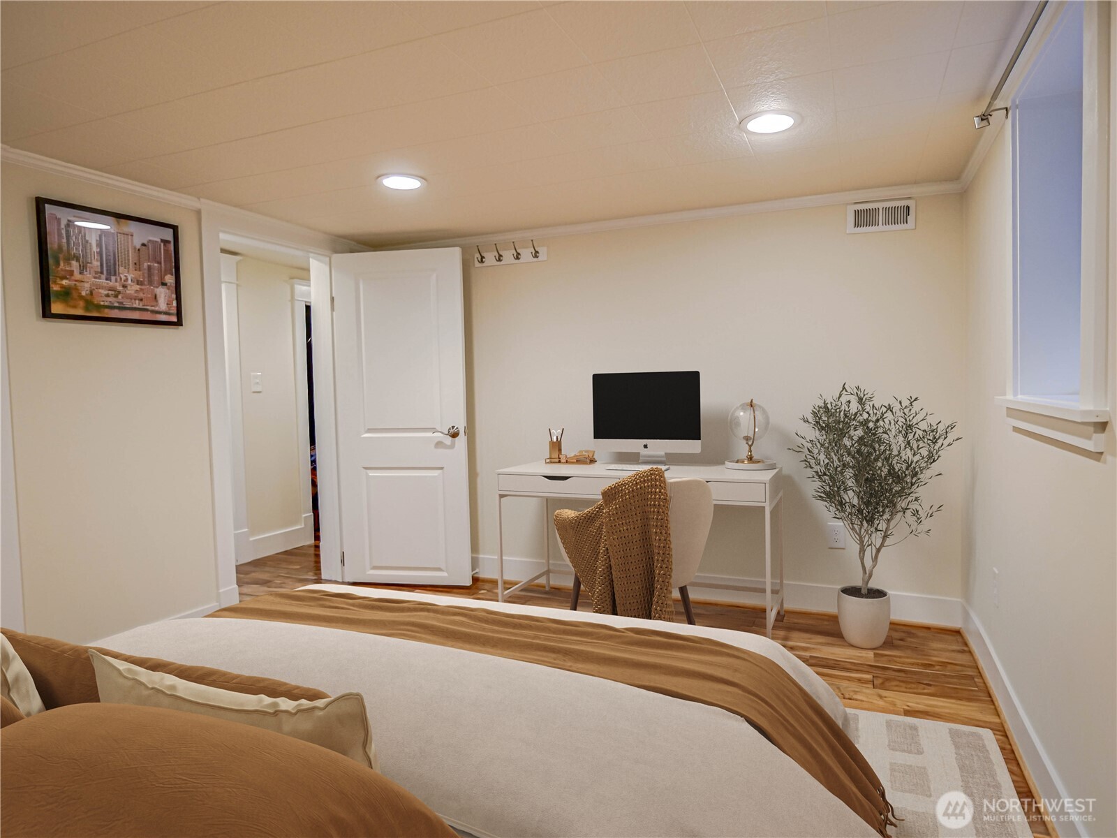 4026 Burke Avenue North Seattle, WA 98103 - Photo 30 of 40