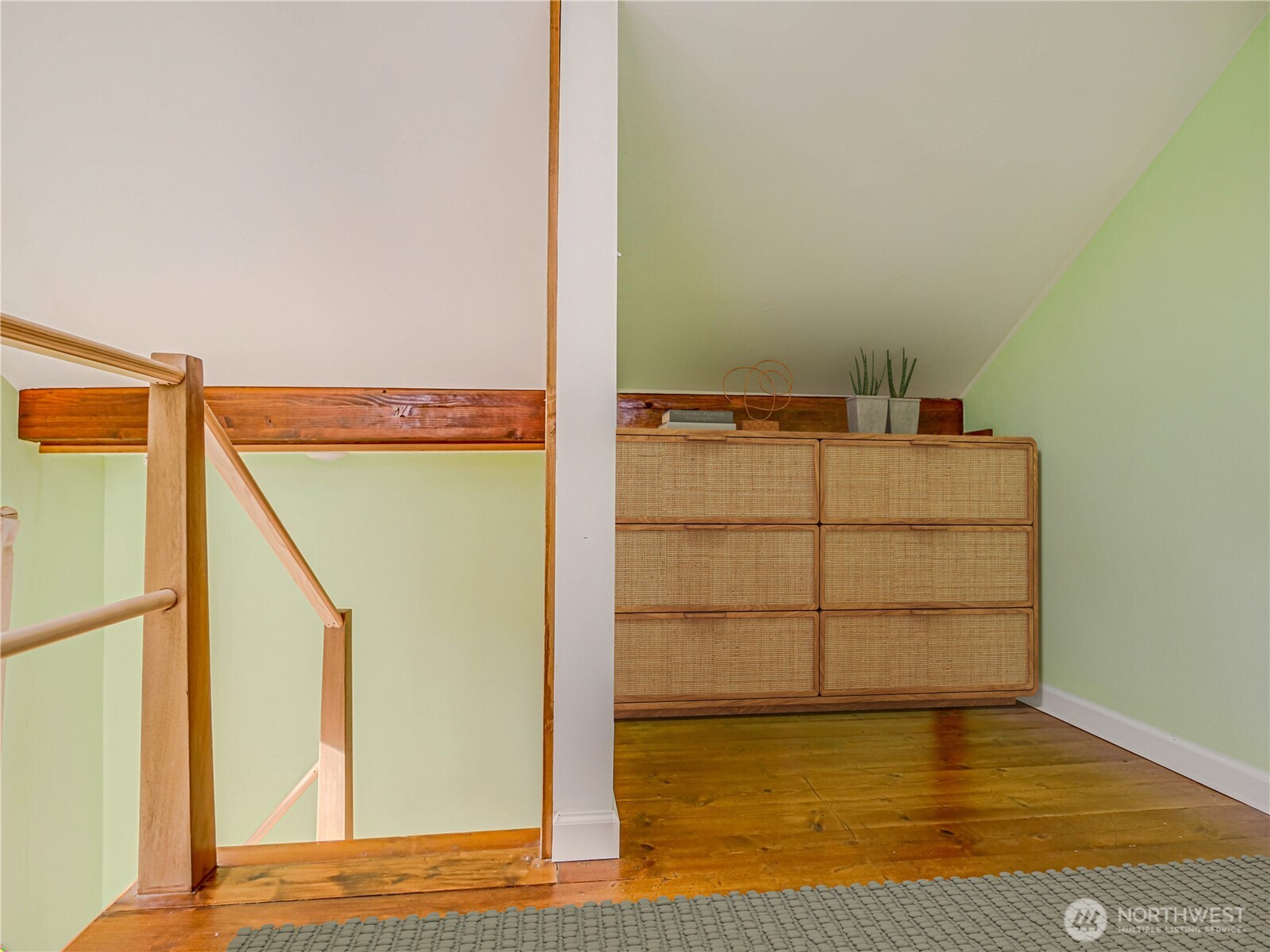 4026 Burke Avenue North Seattle, WA 98103 - Photo 37 of 40