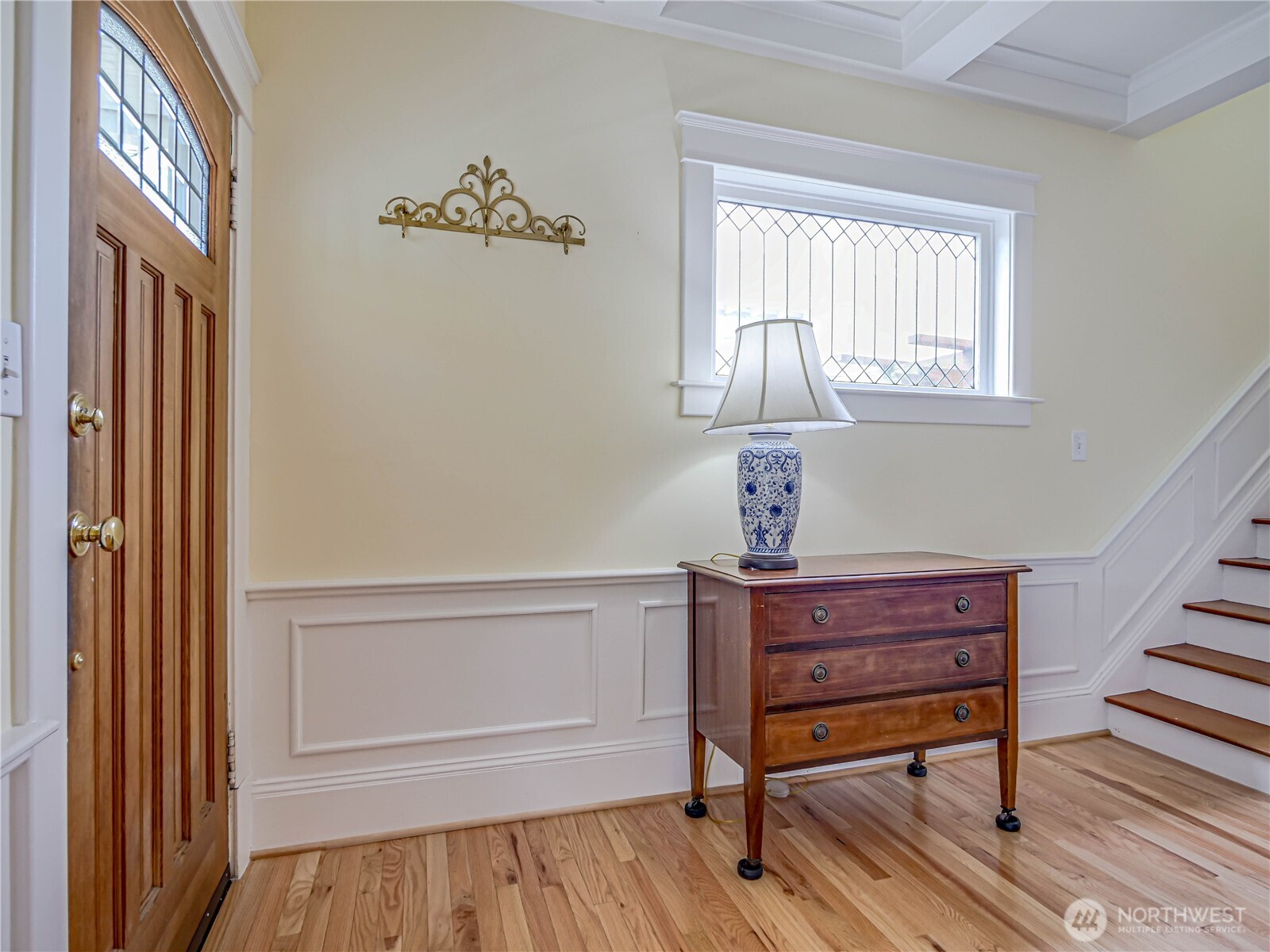 4026 Burke Avenue North Seattle, WA 98103 - Photo 5 of 40