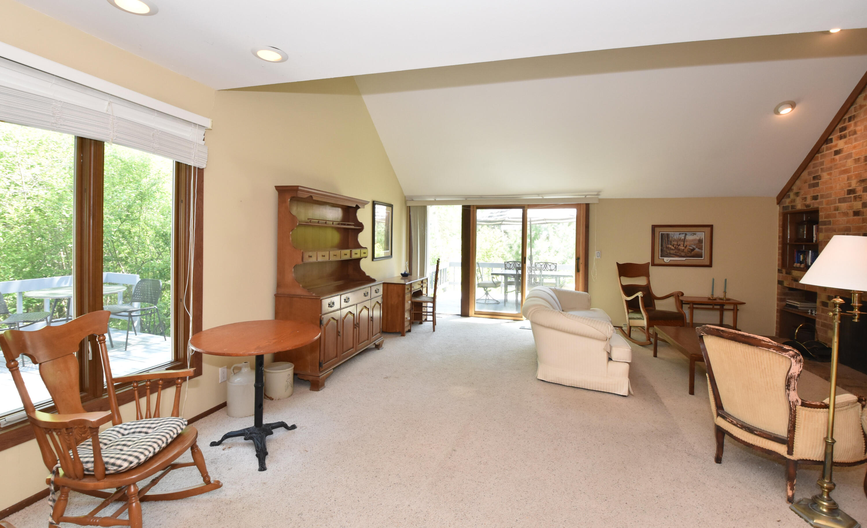 104 Woodfield Court Wind Point, WI 53402 - Photo 8 of 42 Living Room