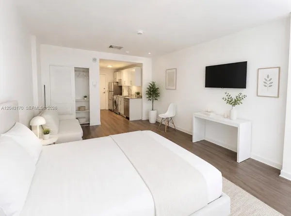 $2,500 | 10275 Collins Avenue, Unit 115, Bal Harbour, FL 33154