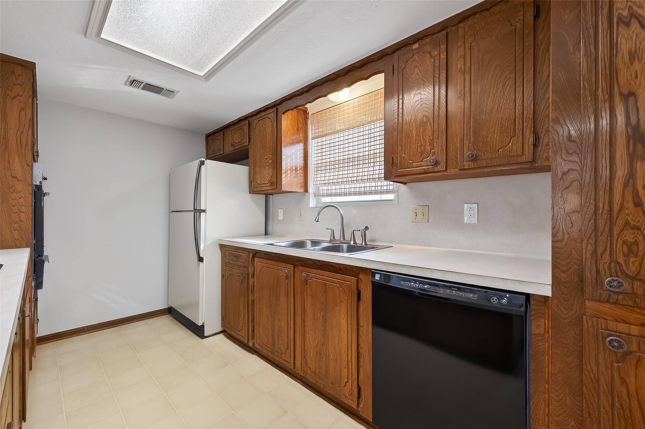 3414 Lemon Tree Lane Houston, TX 77088 - Photo 14 of 38