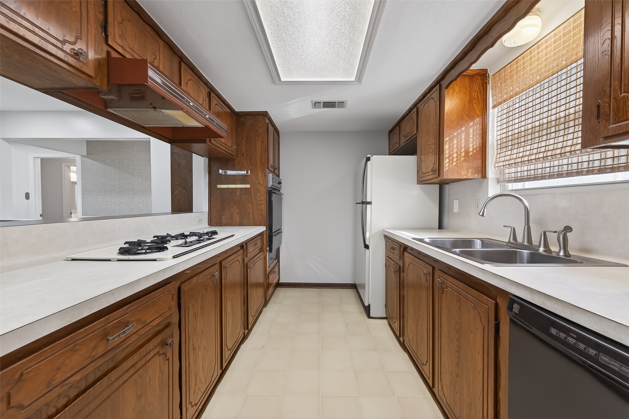 3414 Lemon Tree Lane Houston, TX 77088 - Photo 16 of 38