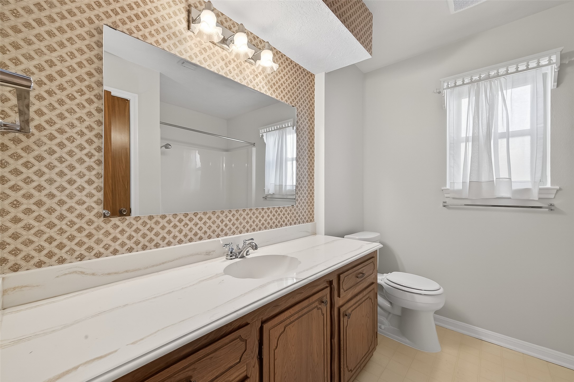 3414 Lemon Tree Lane Houston, TX 77088 - Photo 23 of 38