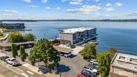 $1,000,000 | 515 Lake Street South, Unit 205, Kirkland, WA 98033