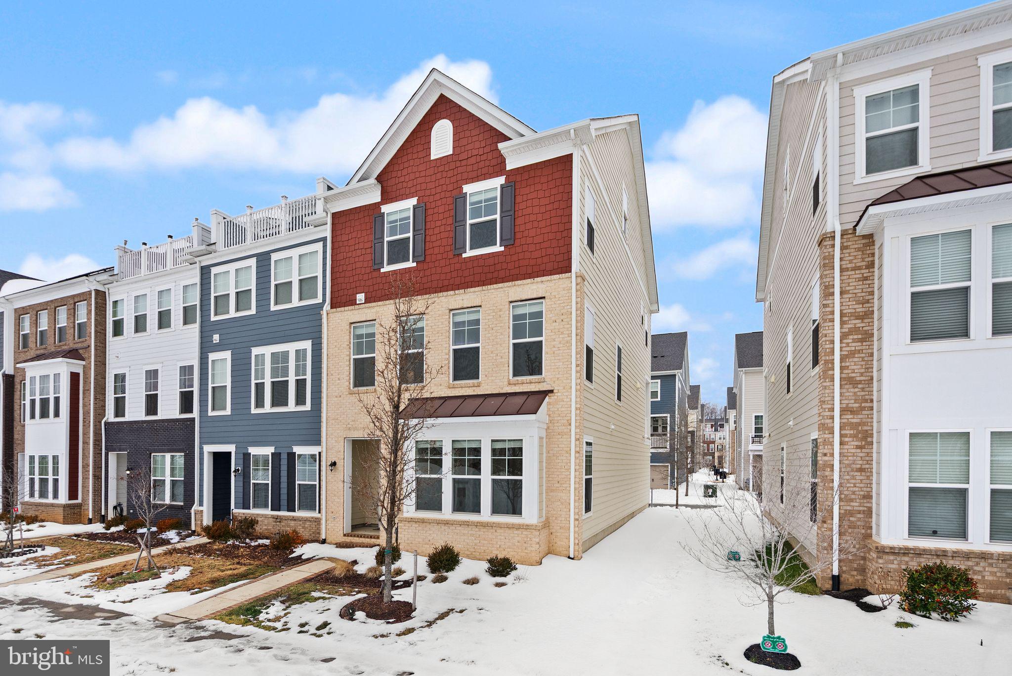 17762 Kingfisher Isle Road Dumfries, VA 22026 - Photo 3 of 62 a front view of a building with street view