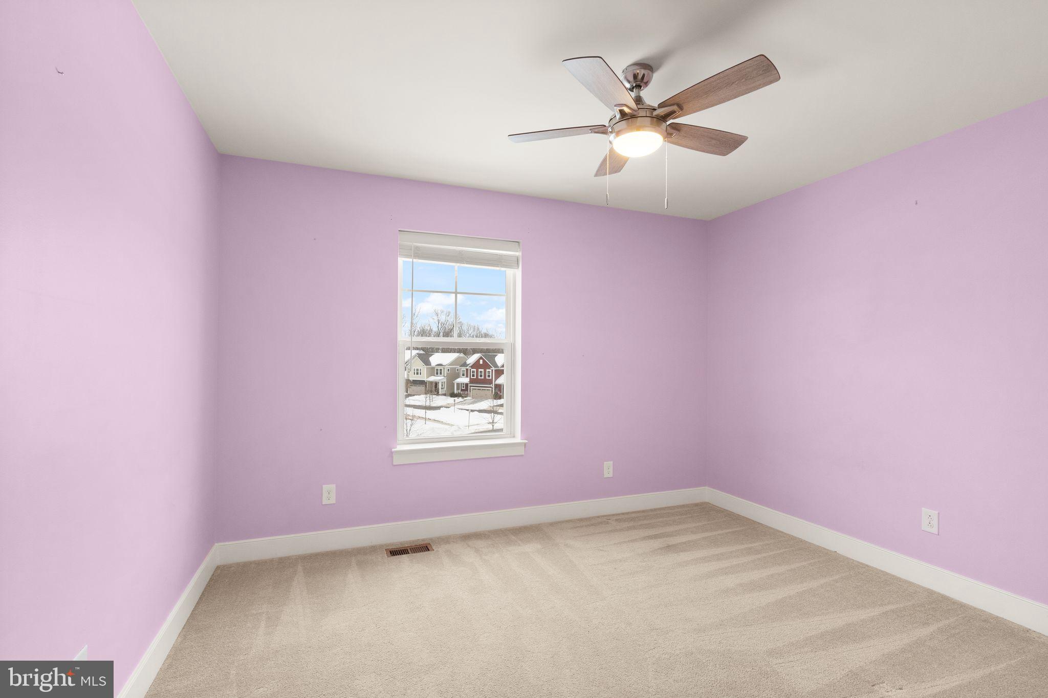 17762 Kingfisher Isle Road Dumfries, VA 22026 - Photo 36 of 62 an empty room with windows and fan