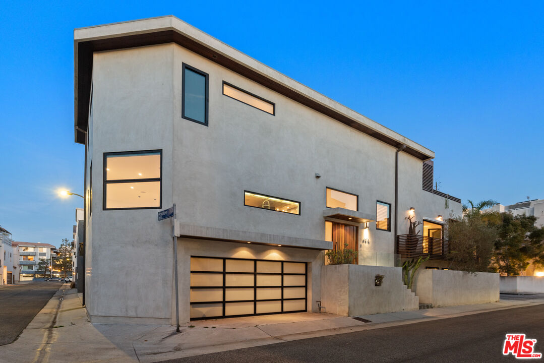 4616 Roma Court Marina del Rey, CA 90292 - Photo 25 of 29 Gallery Image 25
