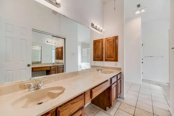$2,350 | 2031 Lansdown Drive, Carrollton, TX 75010