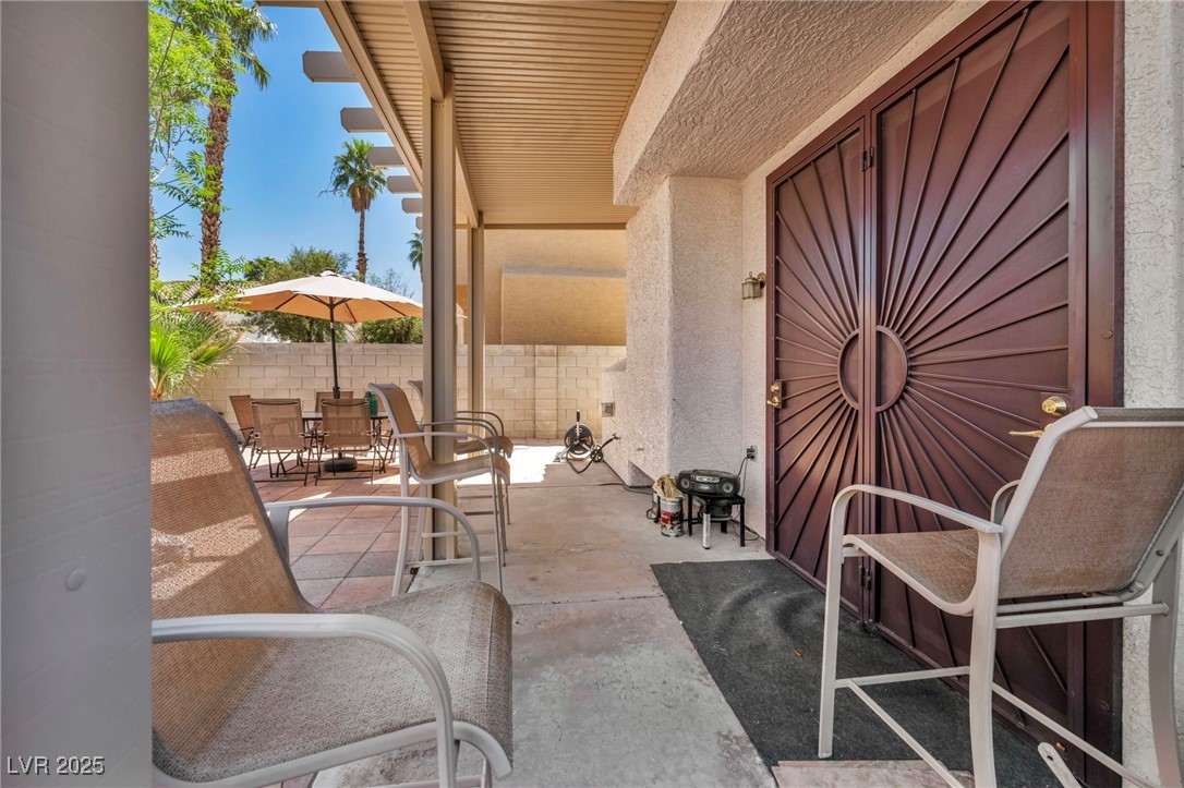 2180 Polynesia Circle Henderson, NV 89074 - Photo 27 of 53 View of patio with fence