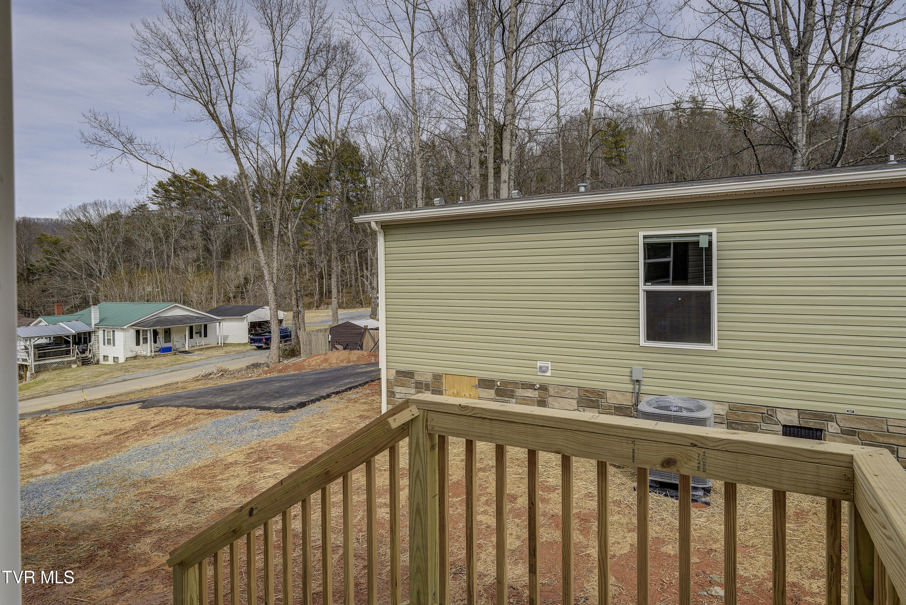 202 Florida Avenue Erwin, TN 37650 - Photo 14 of 31 Exterior
